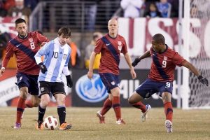 Messi controlling the ball versus USMNT